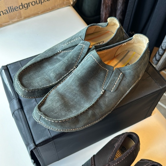 2 pairs of Clarks leather/nubuck shoes - Picture 4 of 7